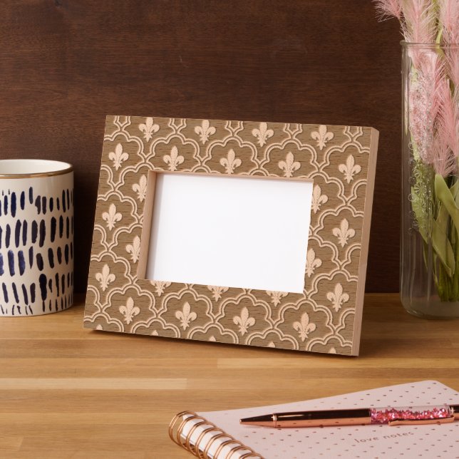 Royal Fleur-de-Lis Quatrefoil Pattern Engraved Frames (Left)