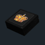 Royal golden crown gift box<br><div class="desc">Royal golden crown made for a king with precious gemstones.</div>