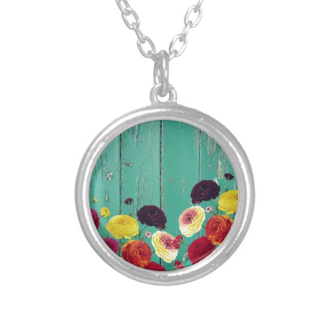 Runinculus and green fence silver plated necklace (Front)