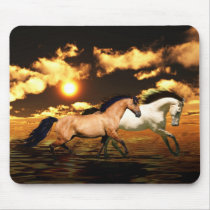 Running horses mouse pad