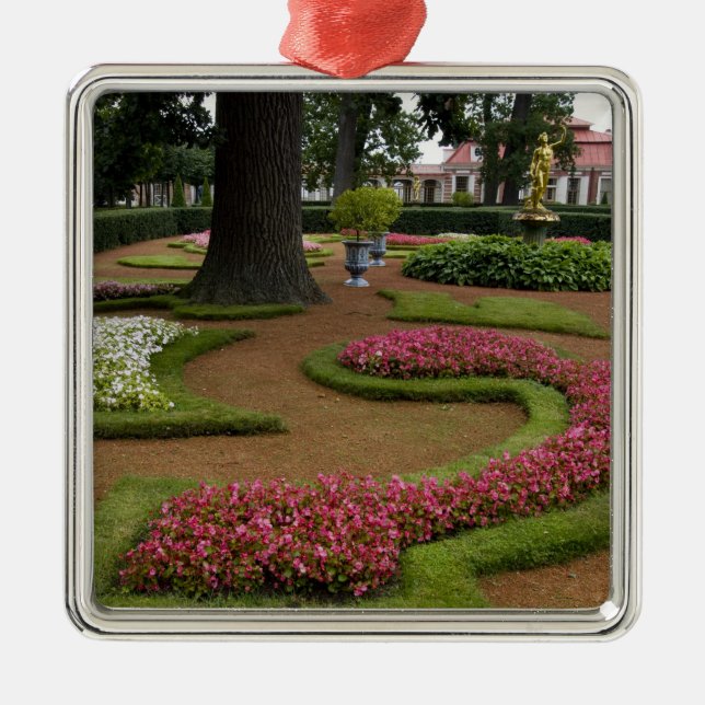 Russia, St. Petersburg, Peterhof Palace aka Metal Ornament (Front)