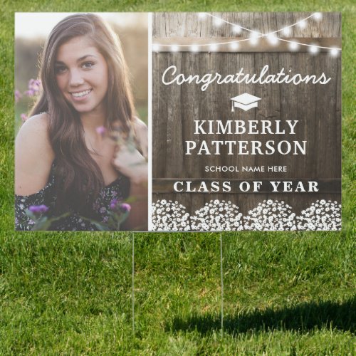 Rustic Babys Breath 2022 Graduation Photo Sign - Rustic graduation yard sign featuring a country barn oak barrel background, a photo of the graduate, twinkle string lights, babys breath flowers, a text template for you to personalize. You will find matching items further down the page, if however you can't find what you looking for please contact me.