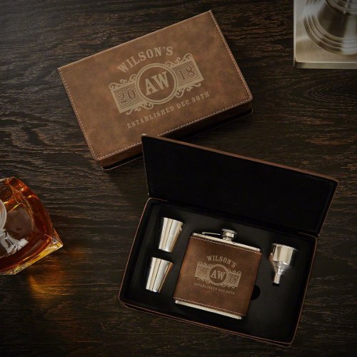 Rustic Box Set w Shot Glasses and Whiskey Flask