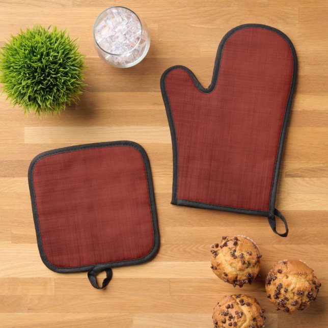 Rustic Red Oven Mitt & Pot Holder Set (Top Down)