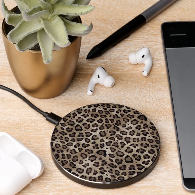 Rustic Texture Leopard Print Brown Wireless Charger (Desk 2)