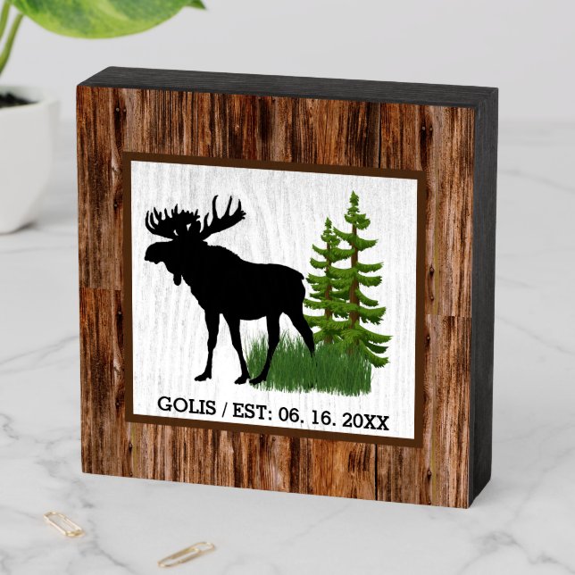 Rustic Wood Grain Moose Silhouette Family Name Wooden Box Sign (In Situ Horizontal)