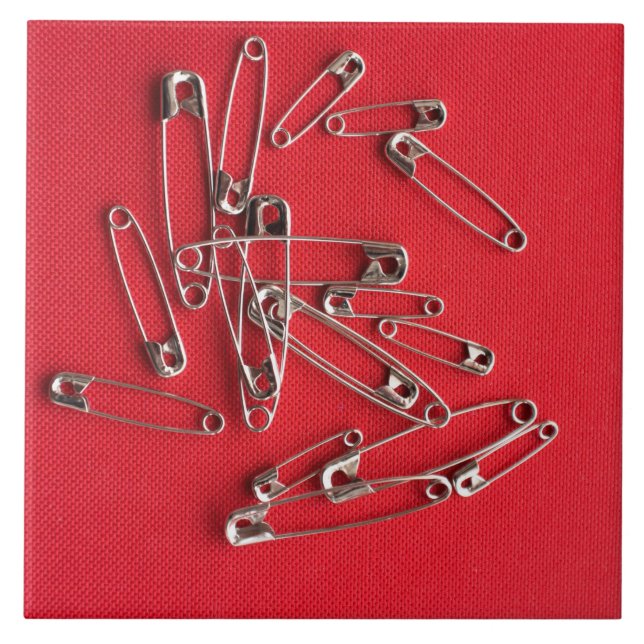 Safety-pins Tile (Front)