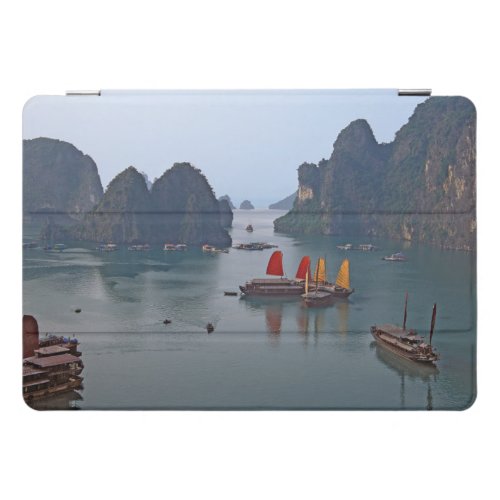 Sailboats in Ha Long Bay _ Vietnam Asia iPad Pro Cover