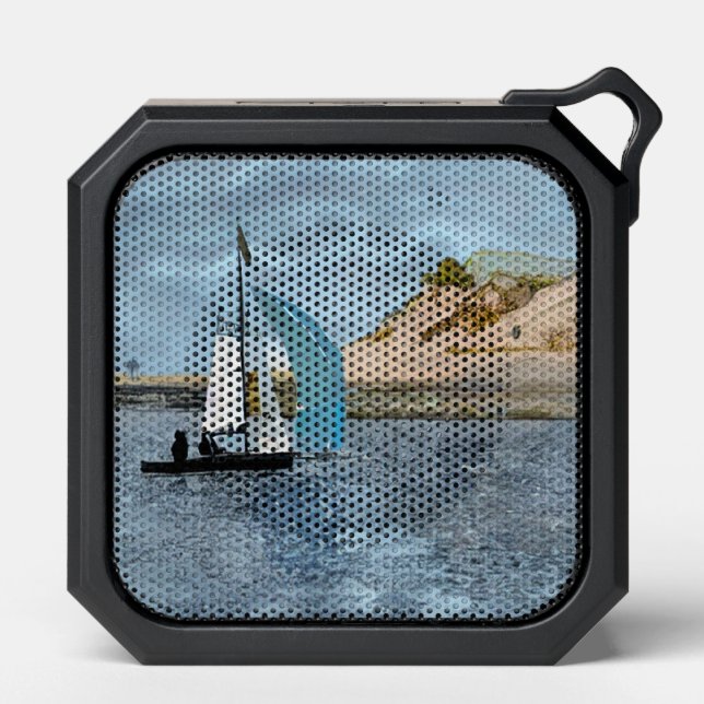 SAILING BOAT BLUETOOTH SPEAKER (Front)