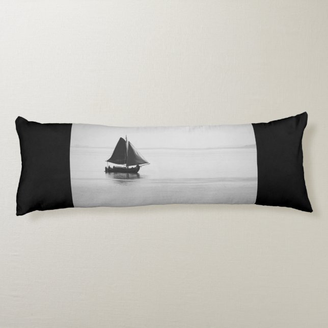 Sailing boat body pillow (Back)