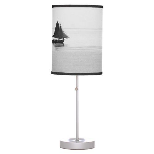 Sailing boat table lamp