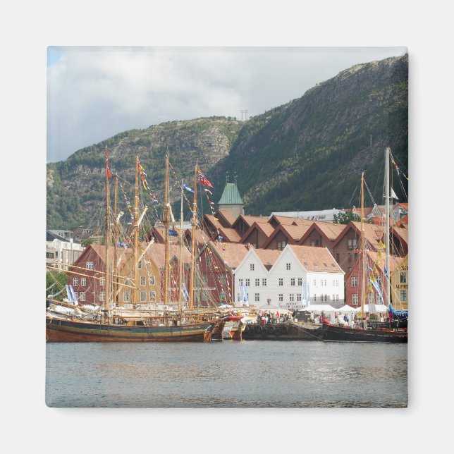Sailingships at Bryggen Magnet (Front)