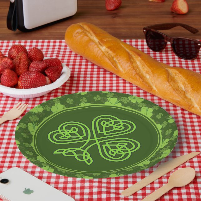 SAINT PATRICKS FOUR LEAF CLOVER PAPER PLATES (Picnic)
