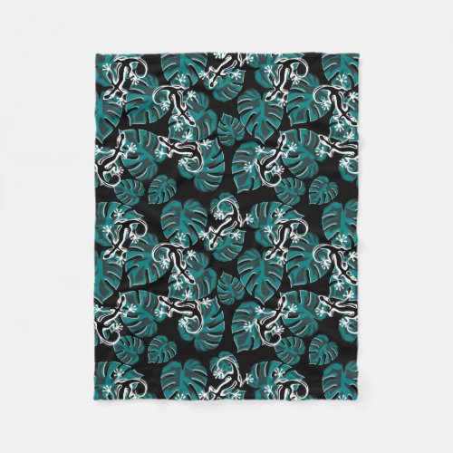 Salamander and Green Leaf Pattern Fleece Blanket