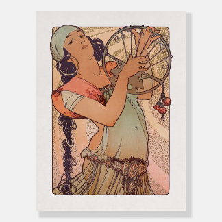 Salome playing a circular seven-stringed lyre foam board