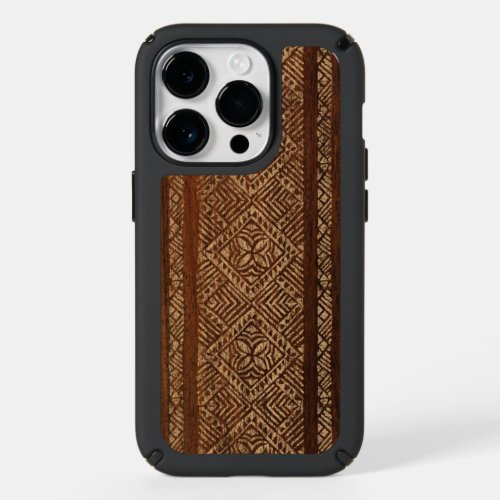 Samoan Tapa Hawaiian Faux Wood Surfboard Koa Speck iPhone 14 Pro Case