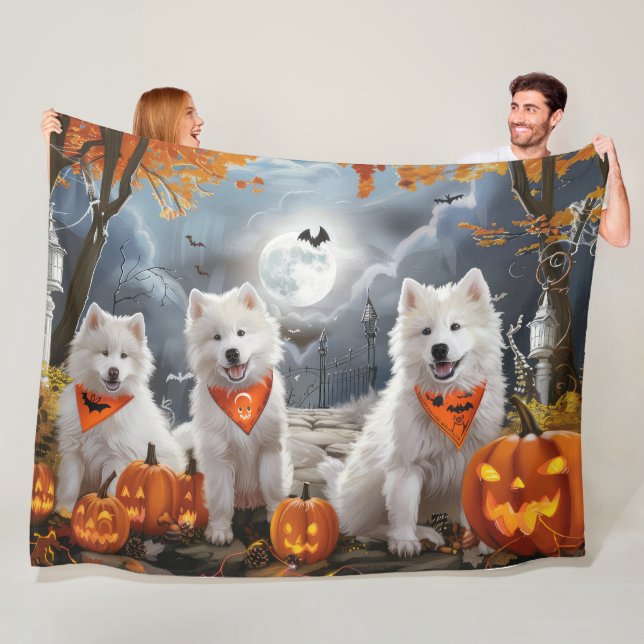 Samoyed Halloween Spooky Fleece Blanket (In Situ)