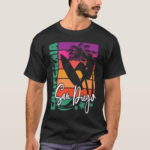 San Diego California Retro Sunset Beach Surfer Sou T_Shirt