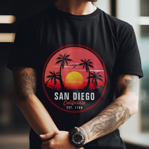 San Diego California Retro Sunset Souvenirs 60s T_Shirt