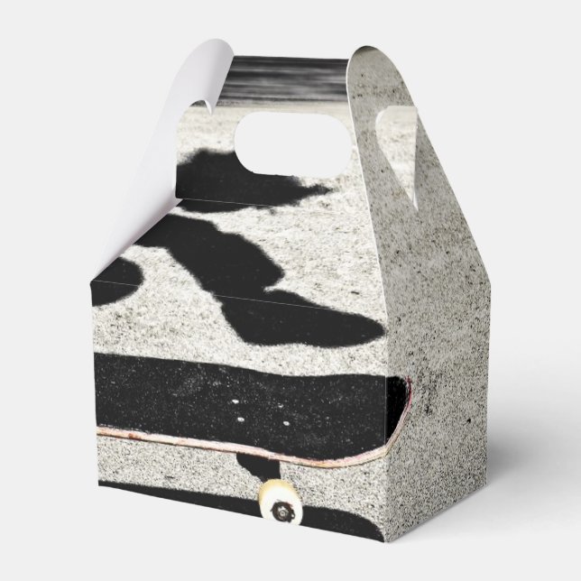 sandwiched skateboard favor boxes (Front Side)
