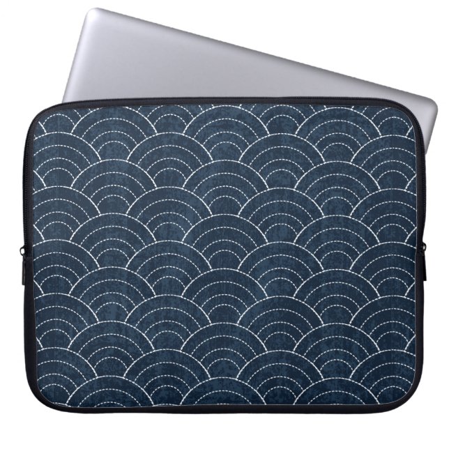Sashiko seamless indigo dye pattern with tradition laptop sleeve (Front)