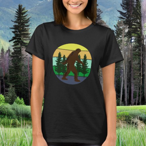 Sasquatch Believer  Vintage Sunset Bigfoot   T_Shirt