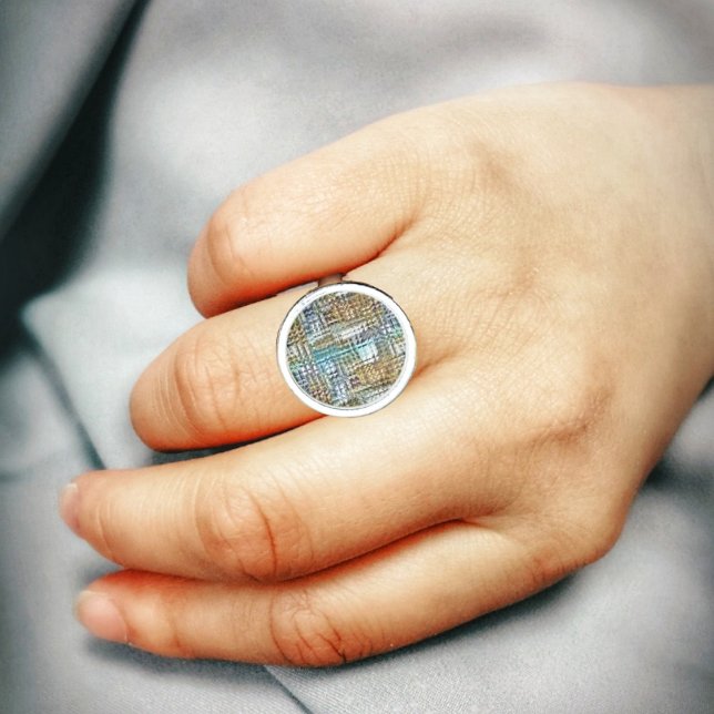 Satin Quilt Ring (Glitzy, glamour shimmers, in this Satin Quilt Ring!)