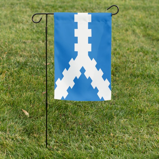 SCA Twin Moons Garden Flag (In SItu)