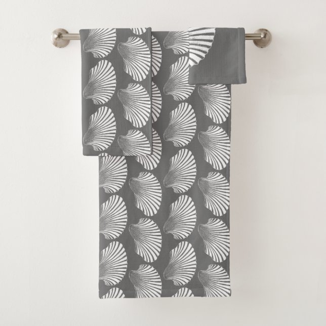Scallop Shell Block Print, Gray / Grey and White Bath Towel Set (Insitu)