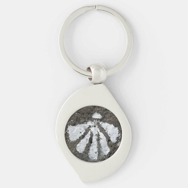 Scallop Shell Necklace Keychain (Front)