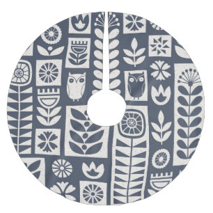 Scandinavian Floral: White, Blue, Minimalist. Brushed Polyester Tree Skirt