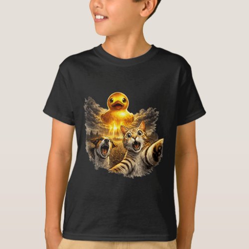 Scared cat and dog giant rubber duck ufo design T-Shirt
