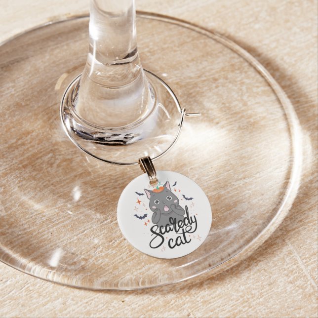 Scaredy Cat Wine Charm (In Situ)