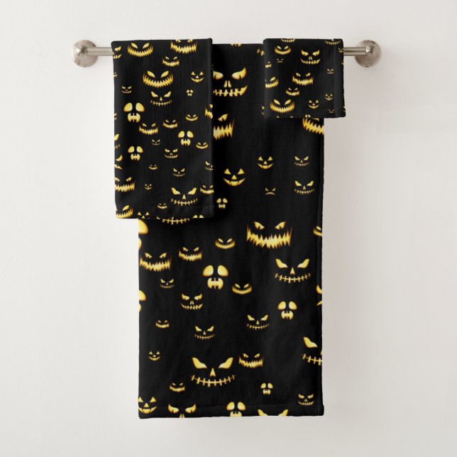 Scary Halloween Pumpkin Pattern Bath Towel Set (Insitu)