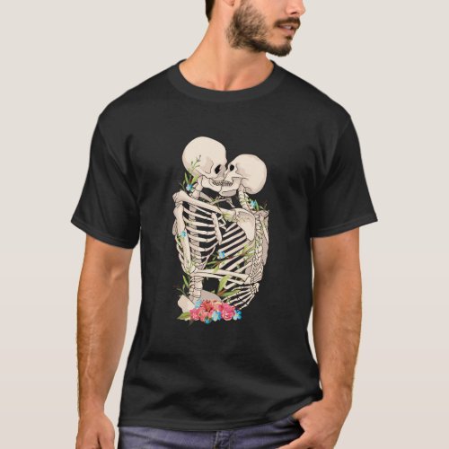 Scary Kissing Skeletons Halloween T_Shirt