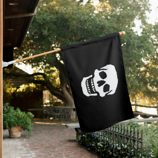 Scary Laughing Skull House Flag (In SItu)