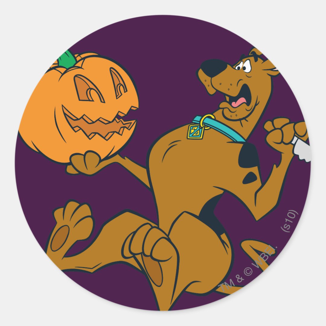 Scooby-Doo Carving Pumpkin Classic Round Sticker | Zazzle