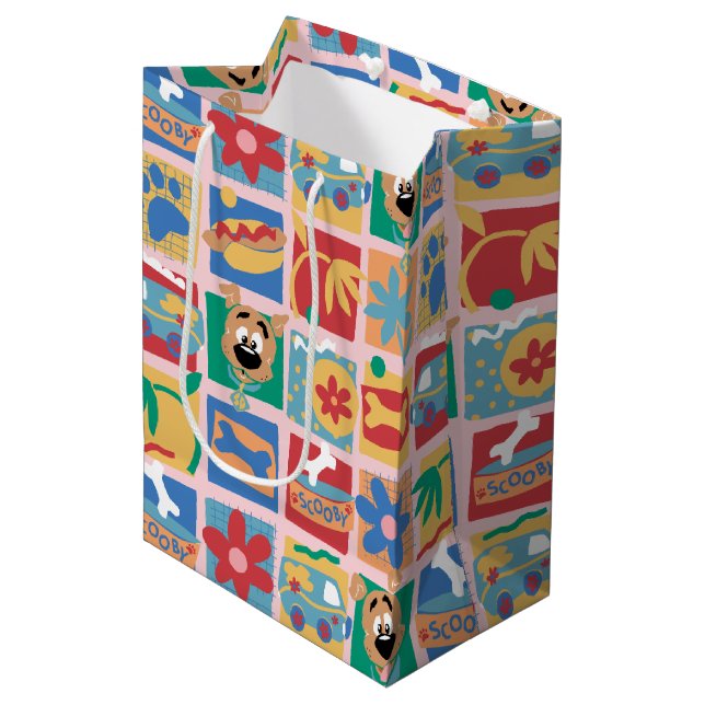 Scooby-Doo | Fun Baby Pattern Medium Gift Bag (Front Angled)