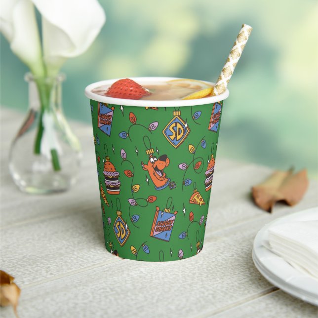 Scooby-Doo Holiday Snack Lights Pattern Paper Cups (Insitu)