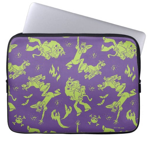 Scooby_Doo  Shaggy  Scooby Running Scared Laptop Sleeve