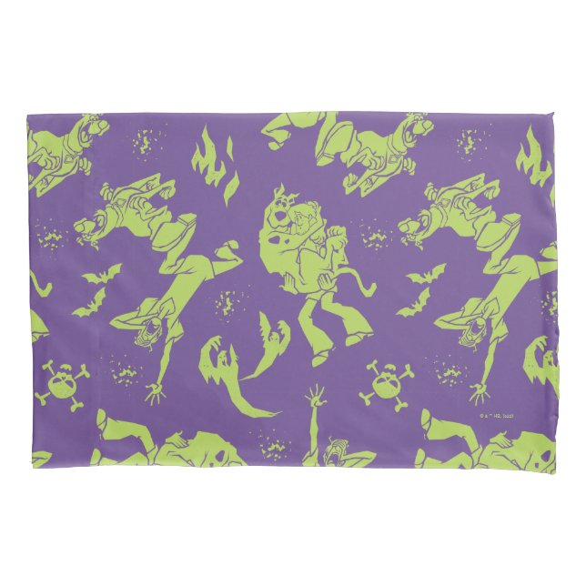 Scooby-Doo | Shaggy & Scooby Running Scared Pillow Case (Front)