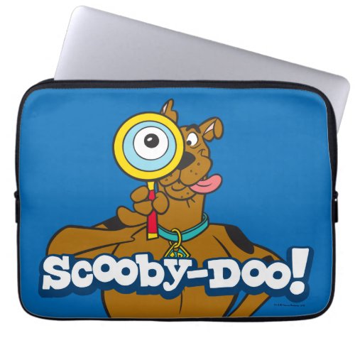 Scooby_Doo With Magnifying Glass Laptop Sleeve