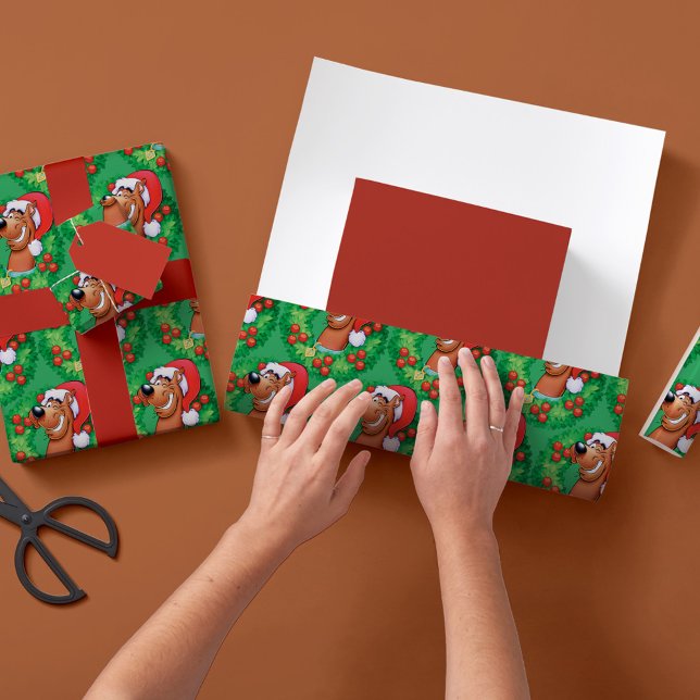 Scooby in Wreath Wrapping Paper (Creator Uploaded)