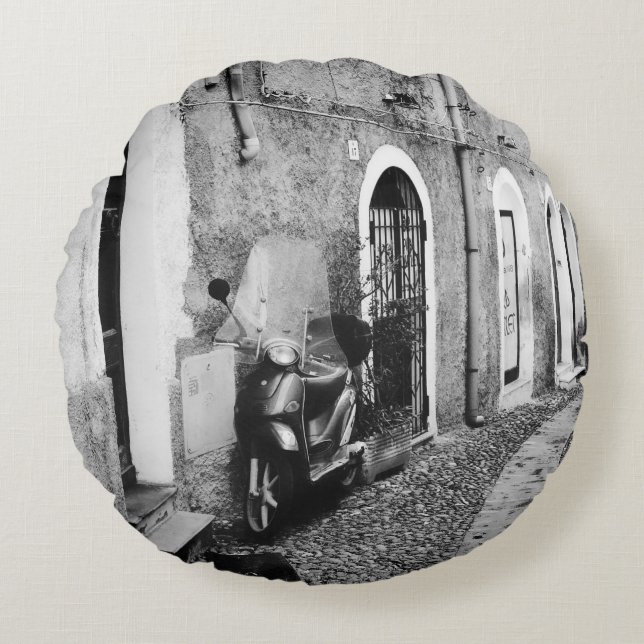 Scooter in a street in Italy in black and white Round Pillow (Front)