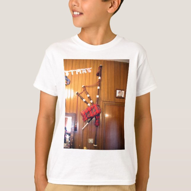 Scotland Bagpipe Tartan Plaid Musical Instrument T-Shirt (Front)