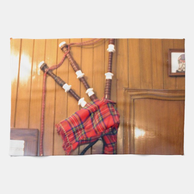 Scotland Bagpipe Tartan Plaid Musical Instrument Towel (Horizontal)