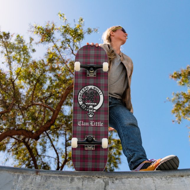Scottish Clan Little Crest Badge and Tartan   Skateboard (Outdoor 1)