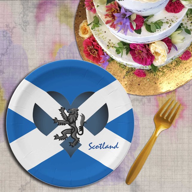Scottish flag & Lion Heart, Scotland party /sports Paper Plates (Creator Uploaded)