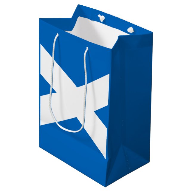 Scottish flag medium gift bag (Front Angled)