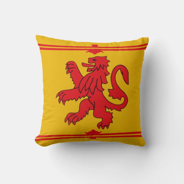 Scottish lion. throw pillow (Front)